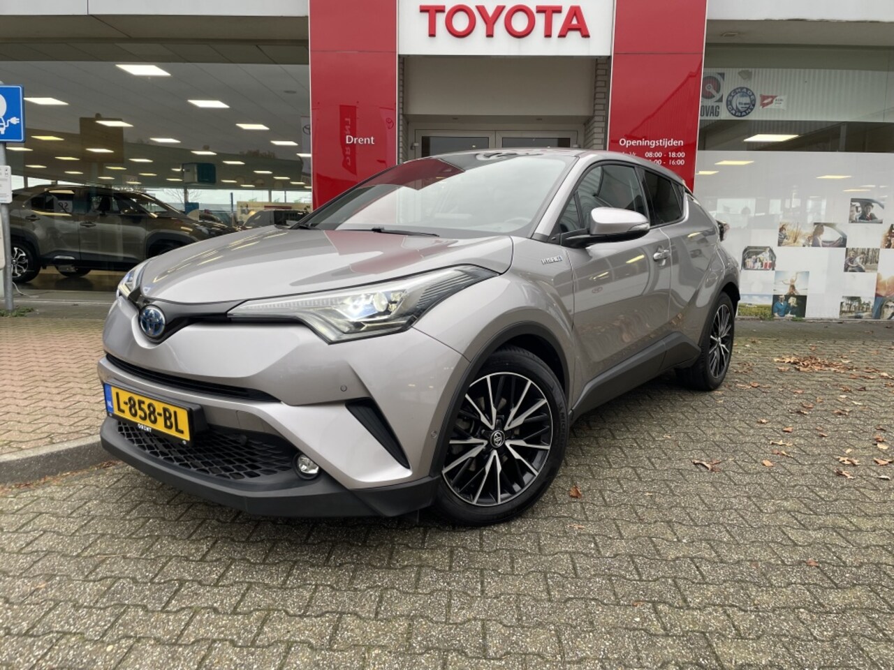 Toyota C-HR - 1.8 Hybrid Executive | Trekhaak | Keyless entry + start | Navi - AutoWereld.nl