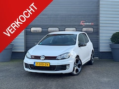 Volkswagen Golf - 2.0 GTI 211 PK | Carbon | Parkeersensoren | Climate Control | Stoelverwarming |