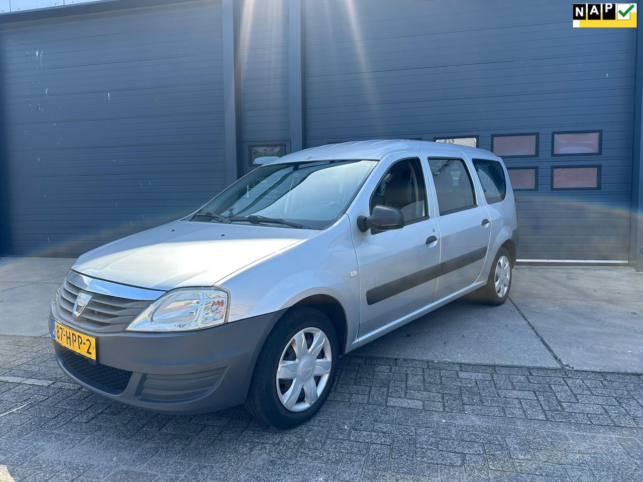 Dacia Logan MCV - 1.6 Ambiance 7p. 1.6 Ambiance 7p. - AutoWereld.nl