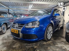 Volkswagen Golf - 3.2 R32