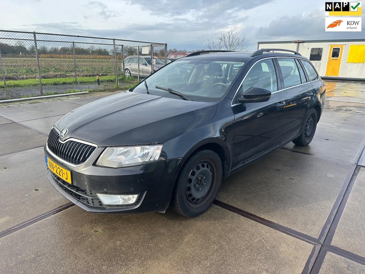 Skoda Octavia Combi - 1.6 TDI Greentech Style LEES TEKST!!! - AutoWereld.nl