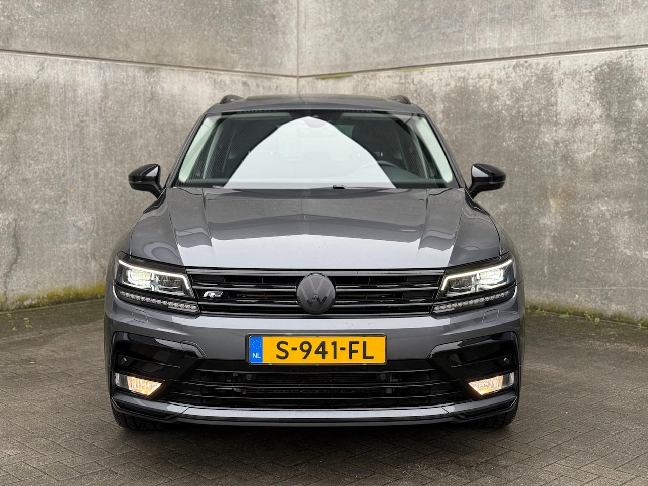 Volkswagen Tiguan - 2.0 TSI, 220PK, 4Motion, Highline, VIRTUALCOCKPIT, PANO ETC! - AutoWereld.nl