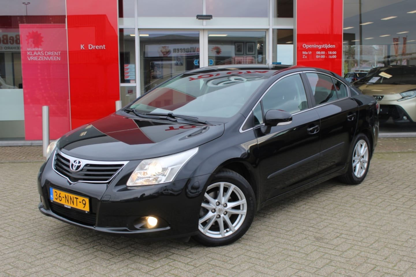 Toyota Avensis - 1.8 VVTi Business | Trekhaak | Navi | Cruise Control | Sensoren - AutoWereld.nl