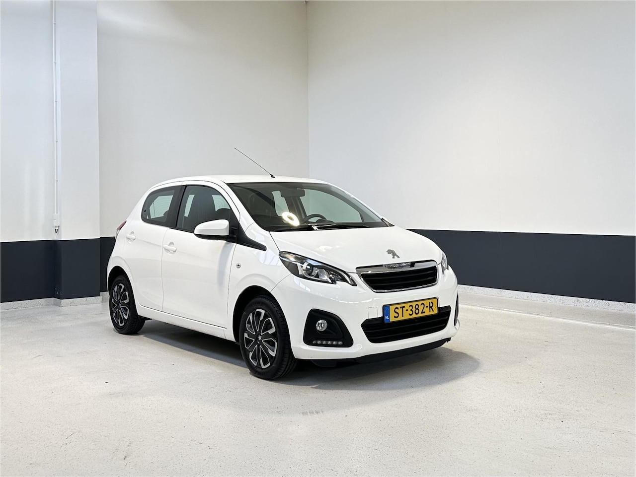 Peugeot 108 - 1.0 e-VTi Active | NL | LED | 5-DRS | Bluetooth | Airco | CV | - AutoWereld.nl