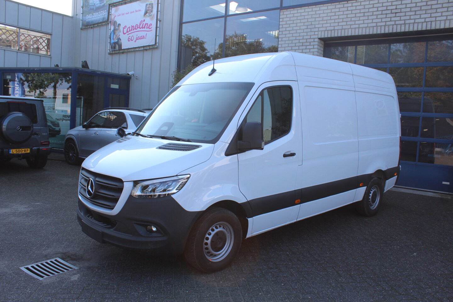 Mercedes-Benz Sprinter - 317 CDI L2H2 Pro 3500 kg trekgewicht, Geveerde stoel, LED koplampen - AutoWereld.nl