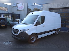 Mercedes-Benz Sprinter - 317 CDI L2H2 Pro 3500 kg trekgewicht, Geveerde stoel, LED koplampen