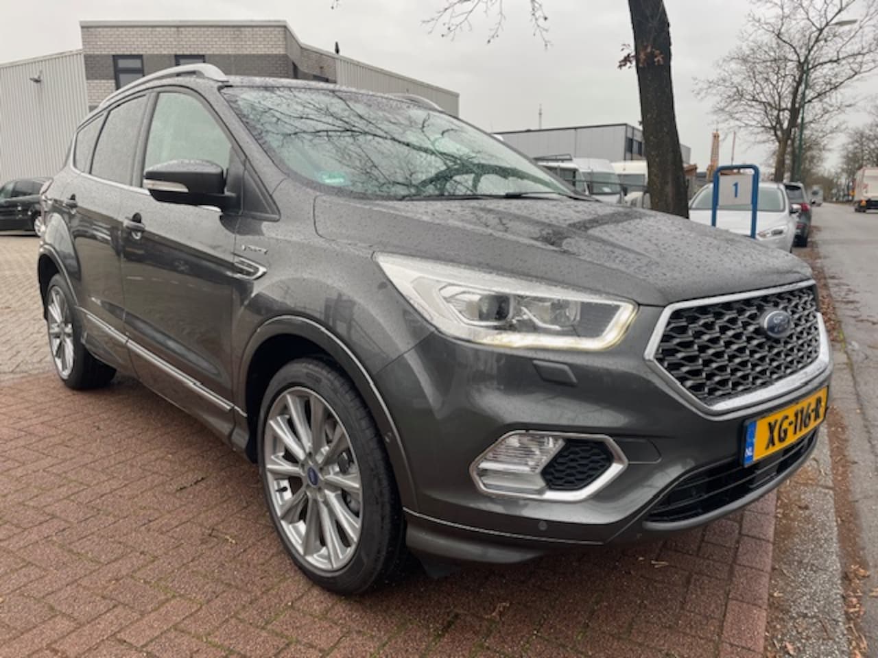 Ford Kuga - 1.5 EcoBoost Vignale Airco/ECC,Navi,Camera,Pano Zeer Nette Auto - AutoWereld.nl