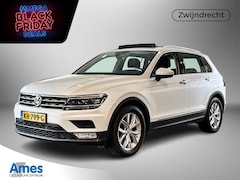 Volkswagen Tiguan - 1.4 TSI 150pk Connected Series / Panoramadak / Parkeersensoren voor en achter / Navigaties