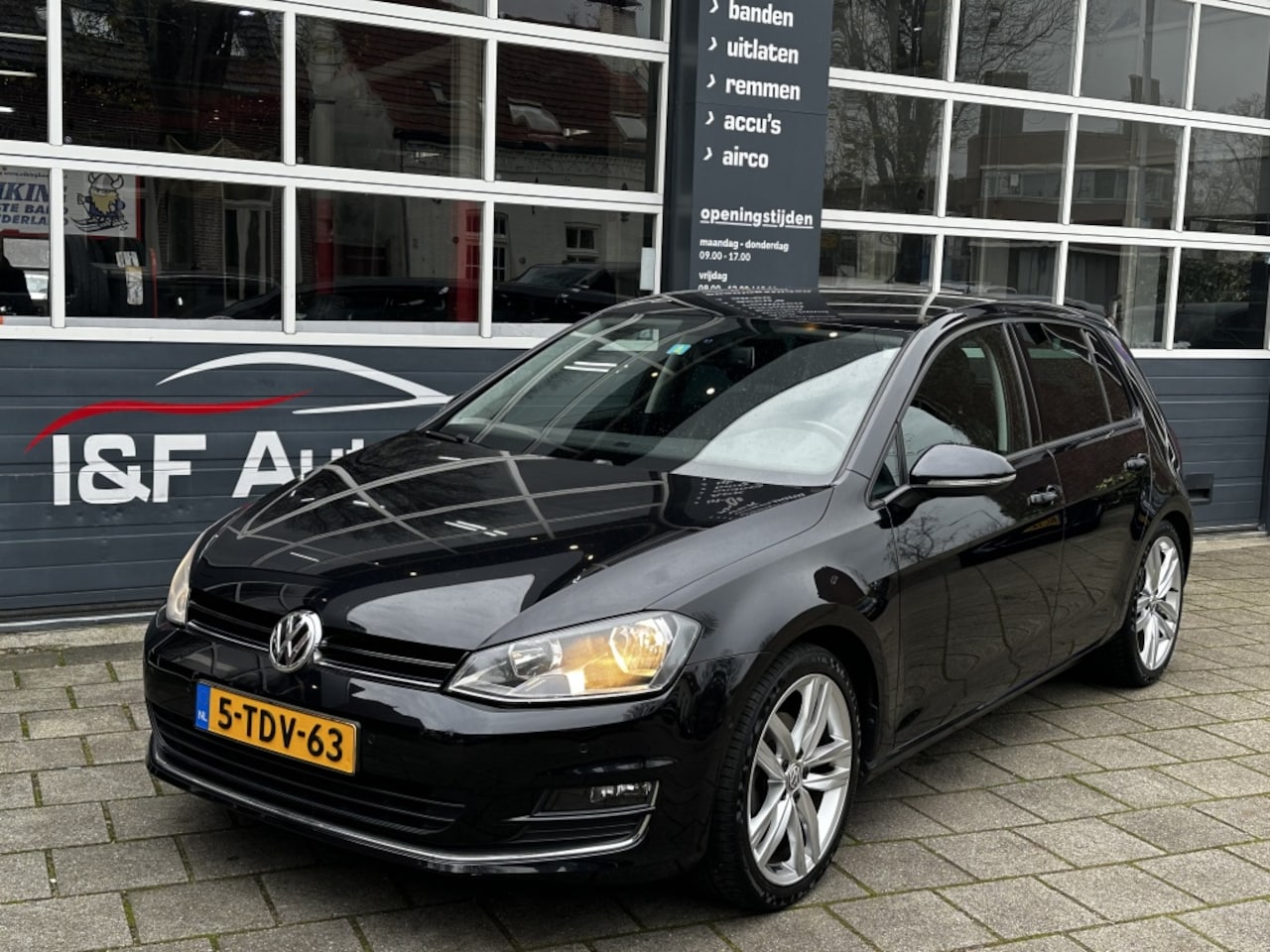 Volkswagen Golf - 1.4 TSI ACT Highline Leder Parkeerassistent - AutoWereld.nl