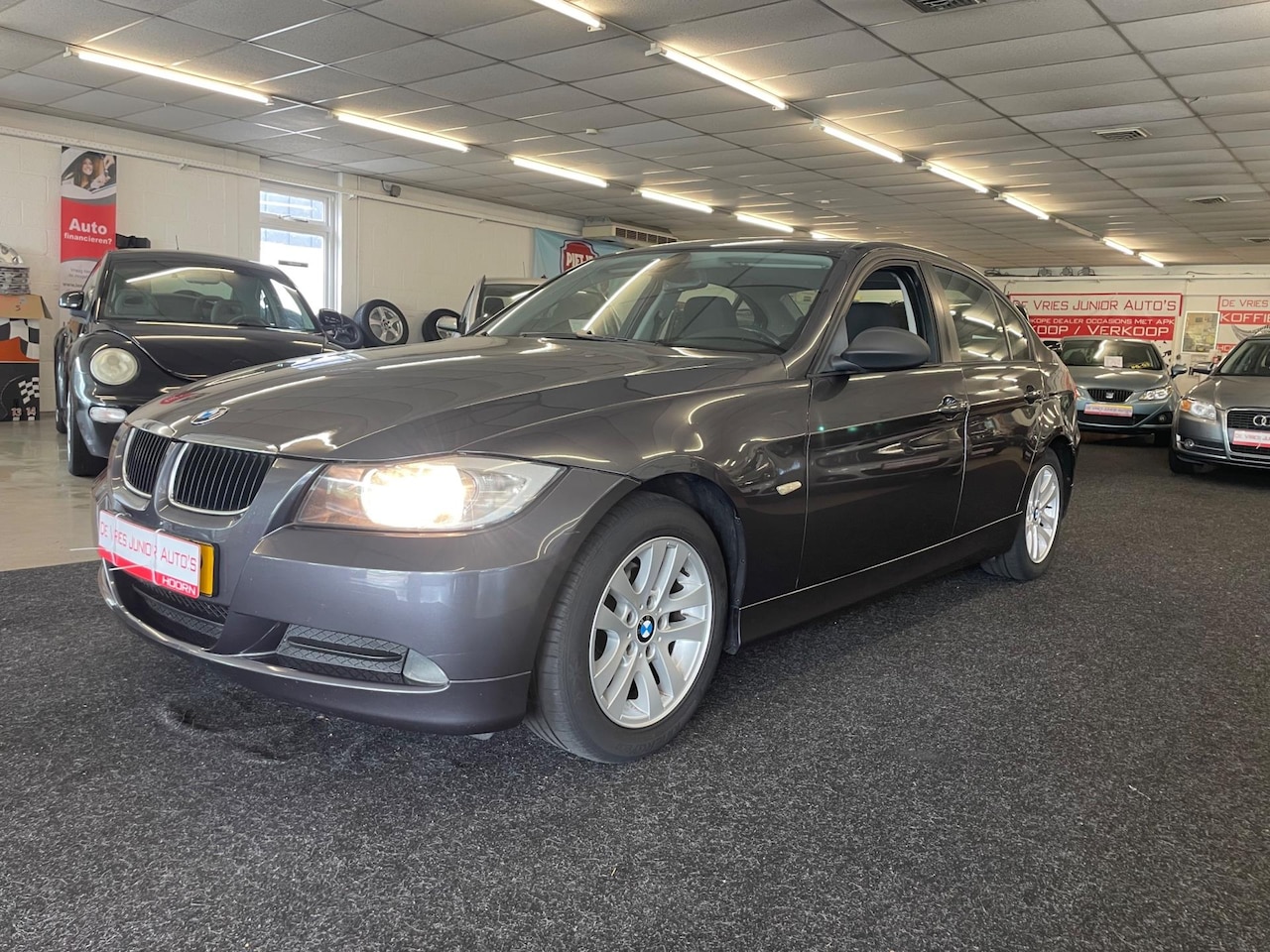 BMW 3-serie - 318i Dynamic Executive. 6-versn, parkrsens, cruise control en meer! - AutoWereld.nl