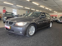 BMW 3-serie - 318i Dynamic Executive. 6-versn, parkrsens, cruise control en meer