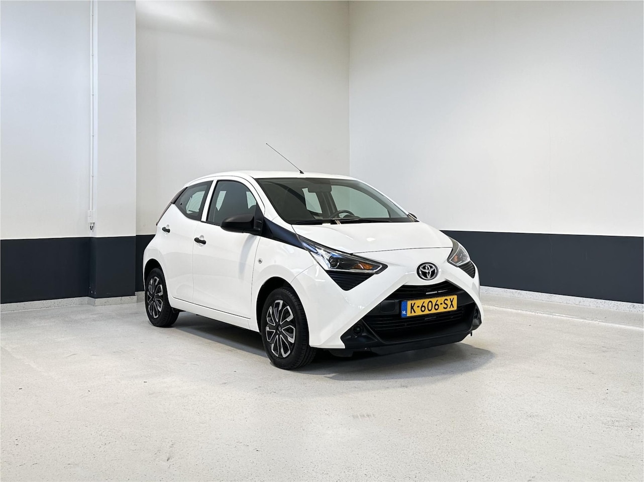 Toyota Aygo - 1.0 VVT-i x| Navigatie middels Carplay | 1 Eig | - AutoWereld.nl