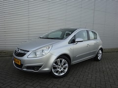 Opel Corsa - 1.4-16V Cosmo 1e Eigenaar / Automaat / Climate / Cruise control