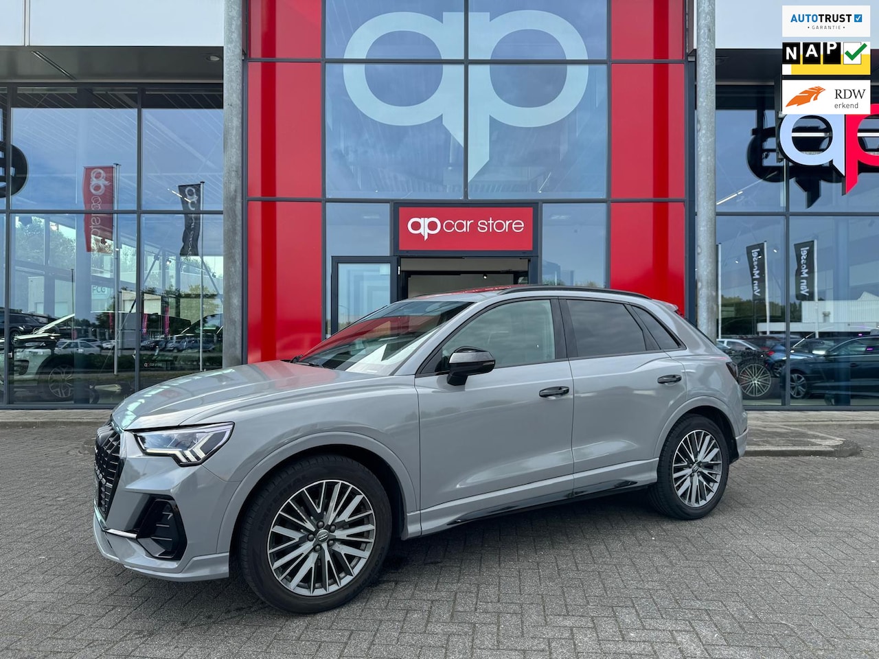 Audi Q3 - 35 TFSI 3 x S-Line Panorama LED Matrix - AutoWereld.nl