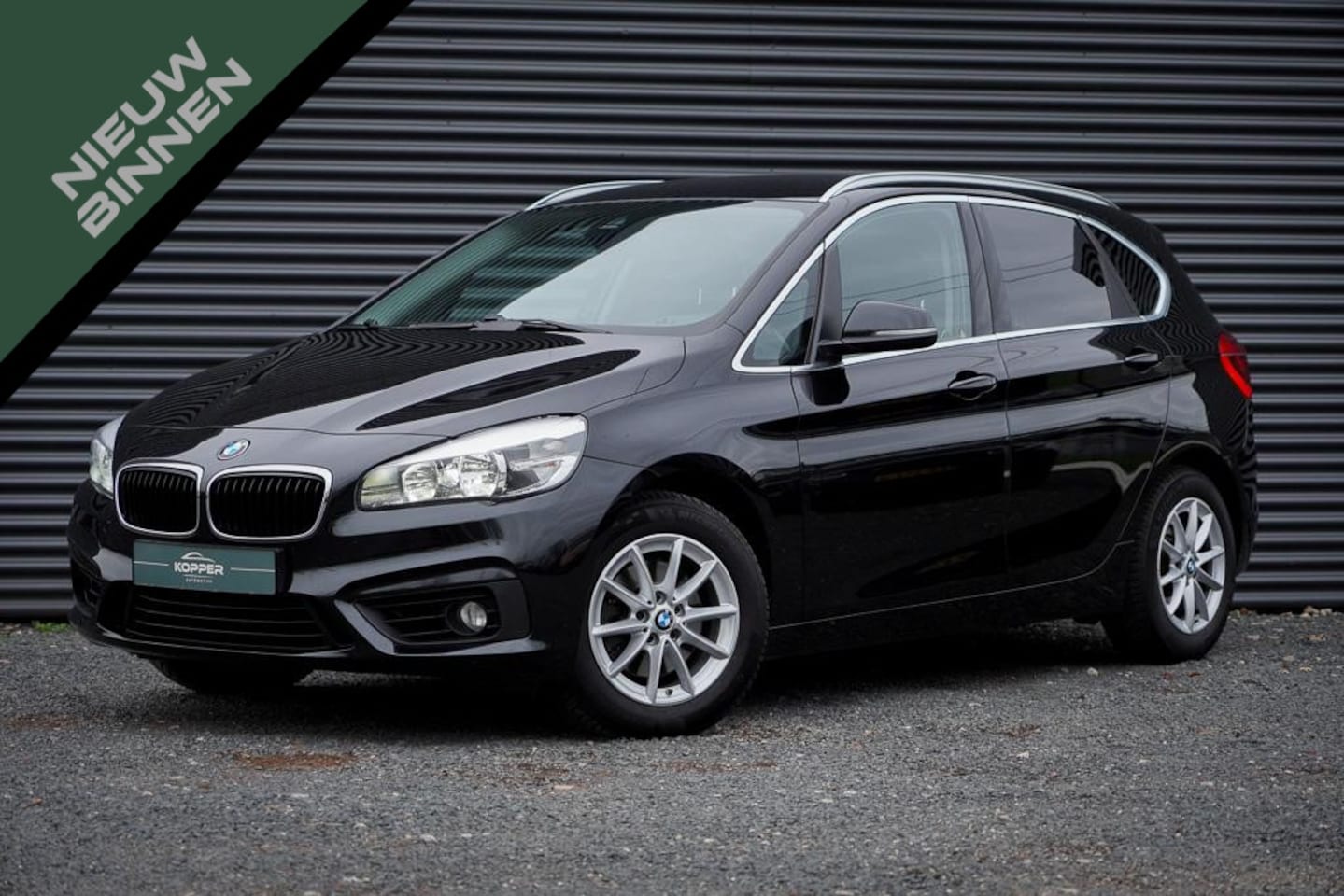 BMW 2-serie Active Tourer - 218i Essential / Aut / Trekhaak / Navi - AutoWereld.nl