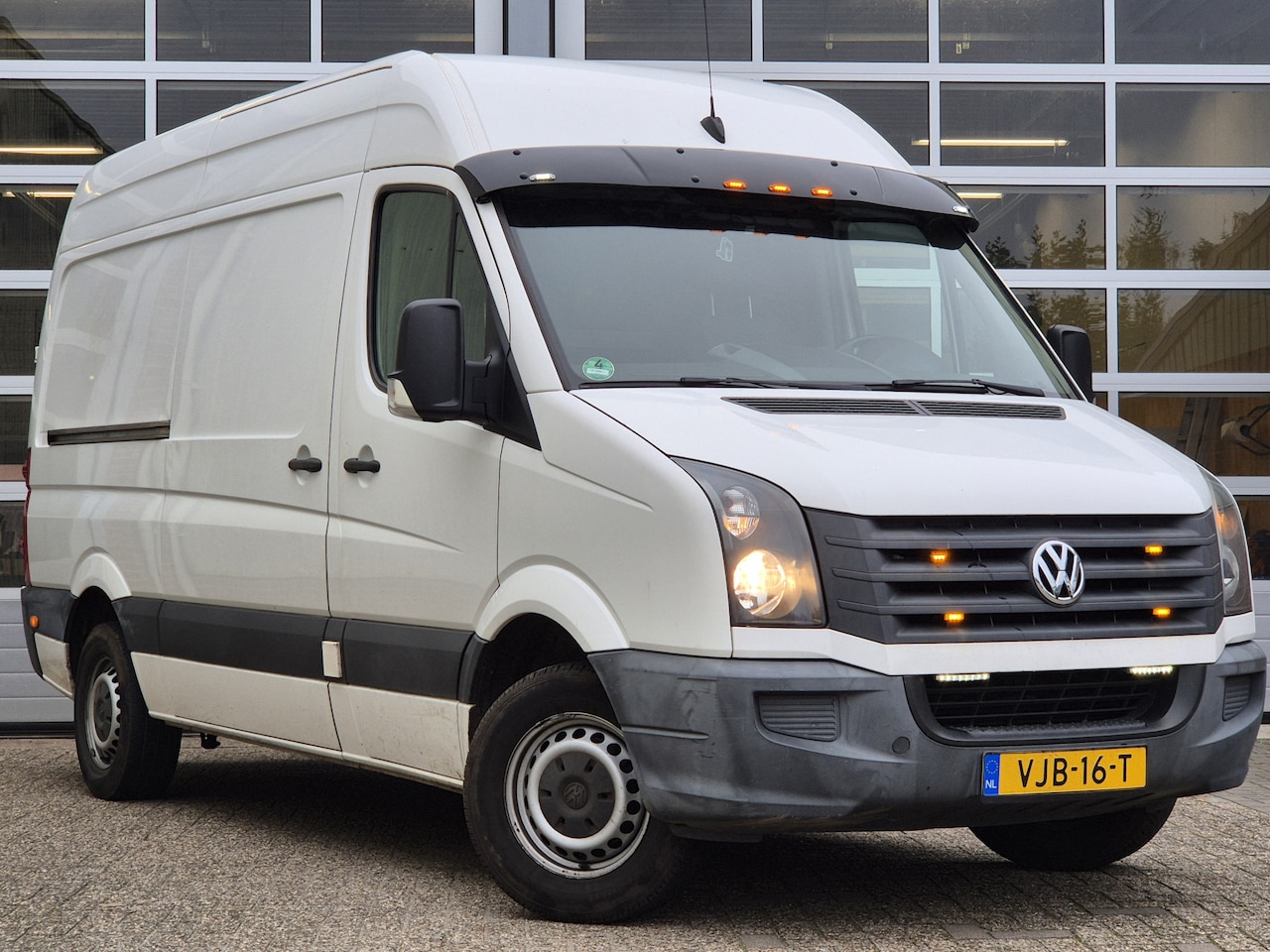 Volkswagen Crafter - 35 2.0 TDI 109Pk L2H2 | AIRCO | TREKHAAK | - AutoWereld.nl