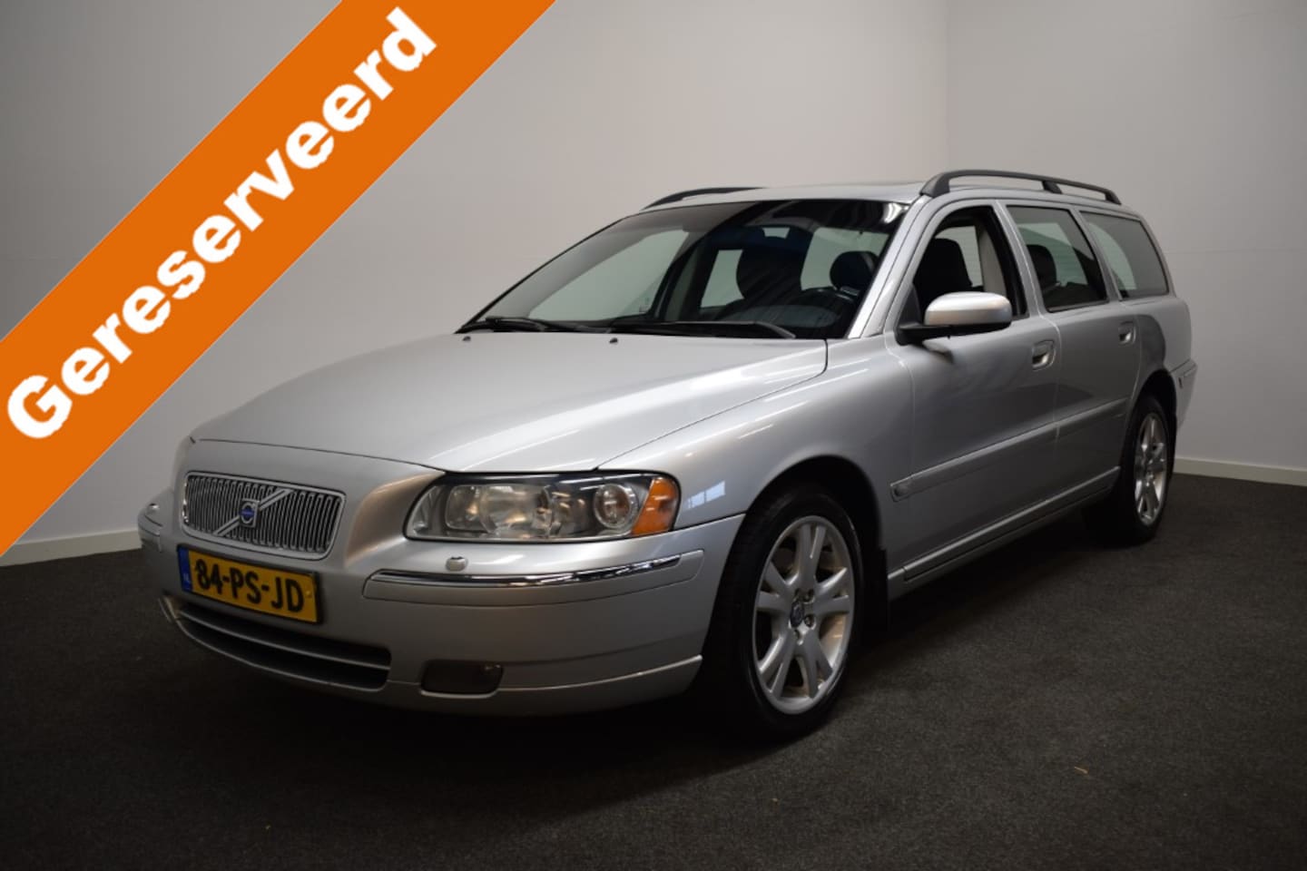 Volvo V70 - 2.5T 210pk AUT AWD Summum Schuifdak/ Leer + Mem Stoel/ Xenon/ Trekhaak/ 1800 kg trekgewich - AutoWereld.nl