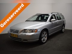 Volvo V70 - 2.5T 210pk AUT AWD Summum Schuifdak/ Leer + Mem Stoel/ Xenon/ Trekhaak/ 1800 kg trekgewich