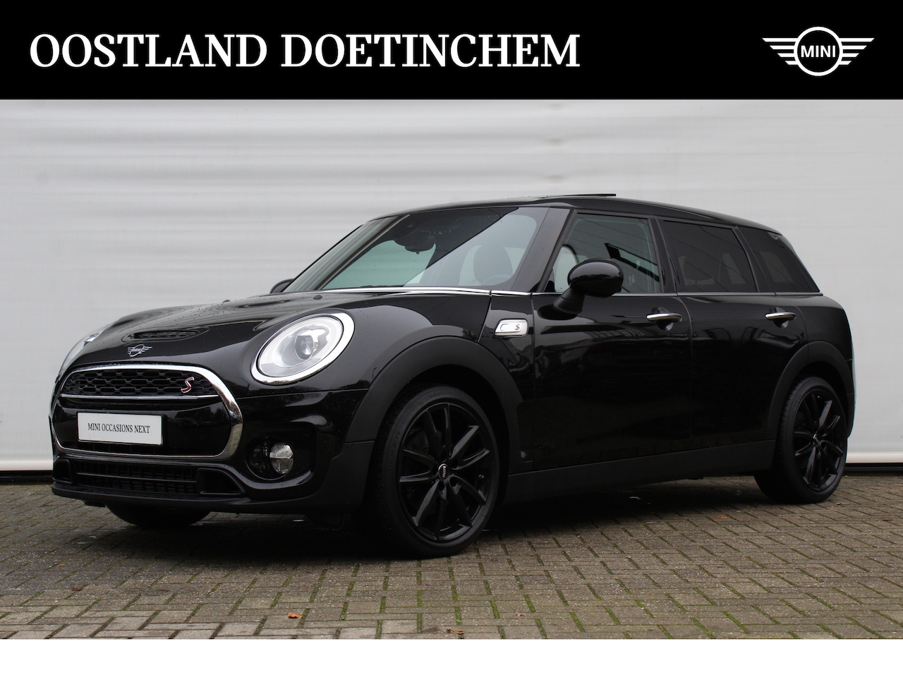 MINI Clubman - Cooper S Pepper Automaat / Panoramadak / Sportstoelen / Achteruitrijcamera / LED / Cruise - AutoWereld.nl