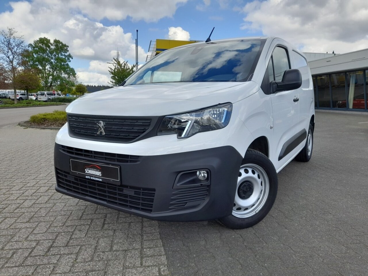 Peugeot Partner - 1.2 PURETECH AUTOMAAT CRUISE PDC ACHTER - AutoWereld.nl