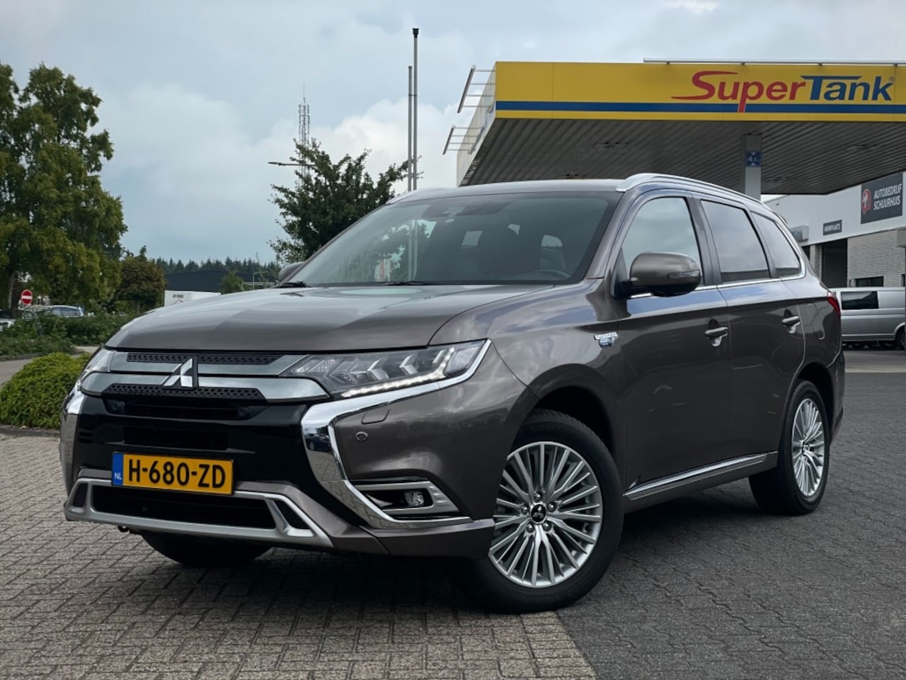 Mitsubishi Outlander - 2.4 PHEV INSTYLE LEER 360 CAMERA SCHUIFDAK NAVI VOL - AutoWereld.nl