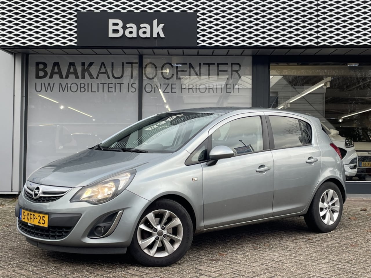 Opel Corsa - 1.4-16V Design Edition | Clima | Cruise control - AutoWereld.nl