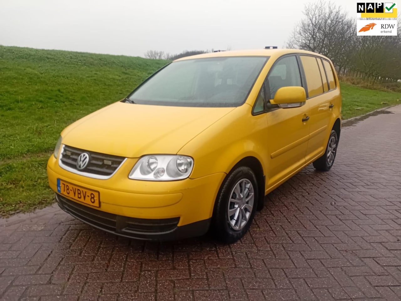 Volkswagen Touran - 1.9 TDI Trendline Grijs kenteken Airco Cruise Control Nwe APK El. verwambare spiegels - AutoWereld.nl