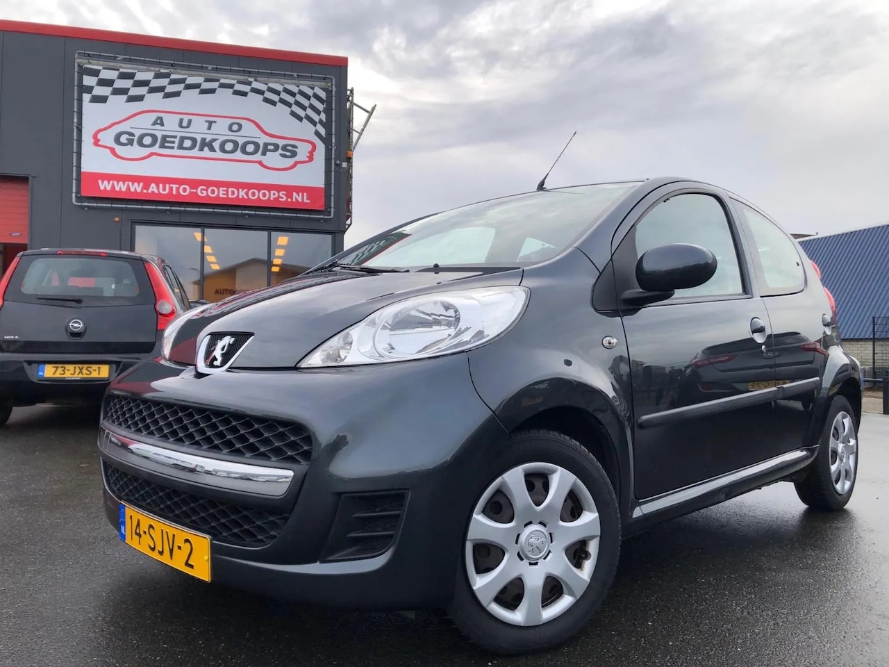 Peugeot 107 - 1.0-12V XS AUTOMAAT, AC,CV+A,ER,NAP. 2011 voor 5950.- euro - AutoWereld.nl