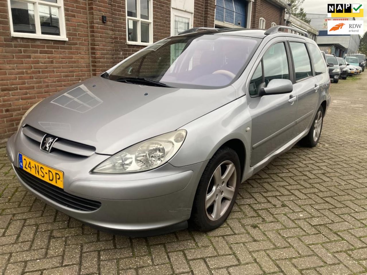 Peugeot 307 SW - 2.0 16V Pack Bj 2004 APK TOT 05-2025, Clima, Cruise lees omschrijving - AutoWereld.nl