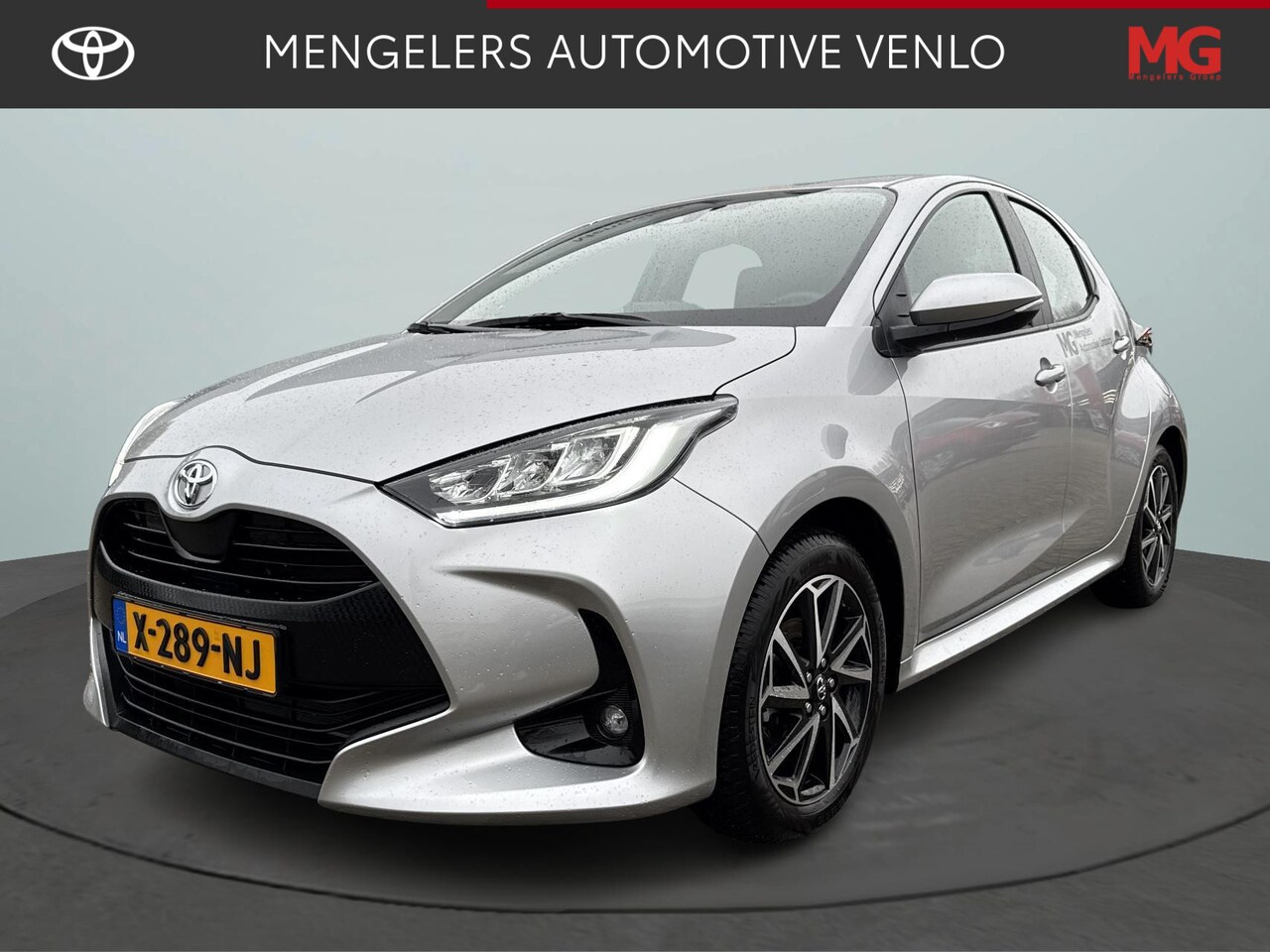 Toyota Yaris - 1.5 VVT-i Dynamic **Navi by App BTWauto NLauto AllSeasonbanden** - AutoWereld.nl