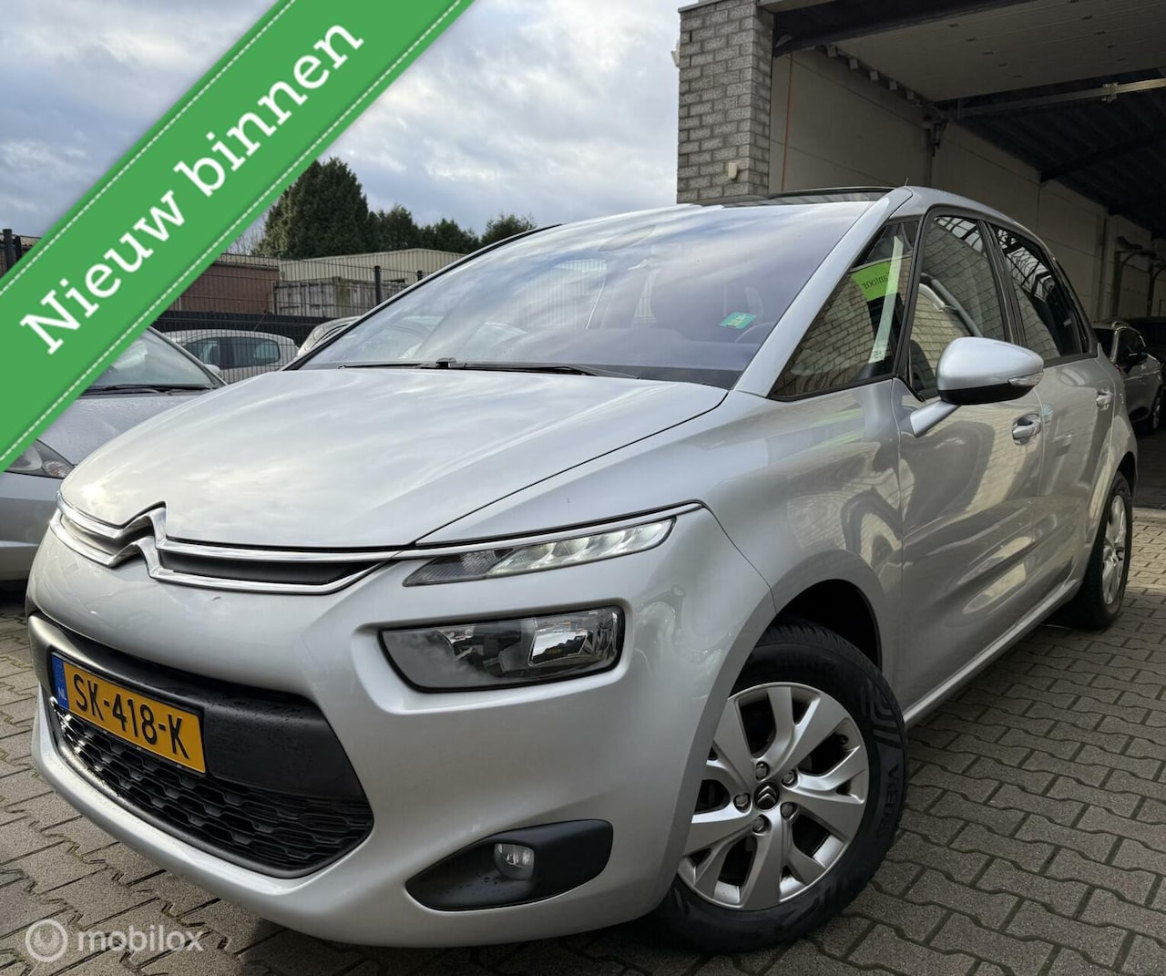 Citroën C4 Picasso - 1.6 VTi Intensive / Navi /Dealer onderh! - AutoWereld.nl