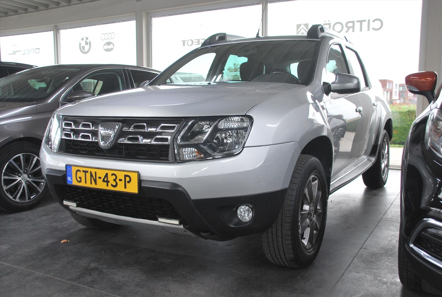 Dacia Duster - TCe 125pk 4x2 Lauréate - AutoWereld.nl