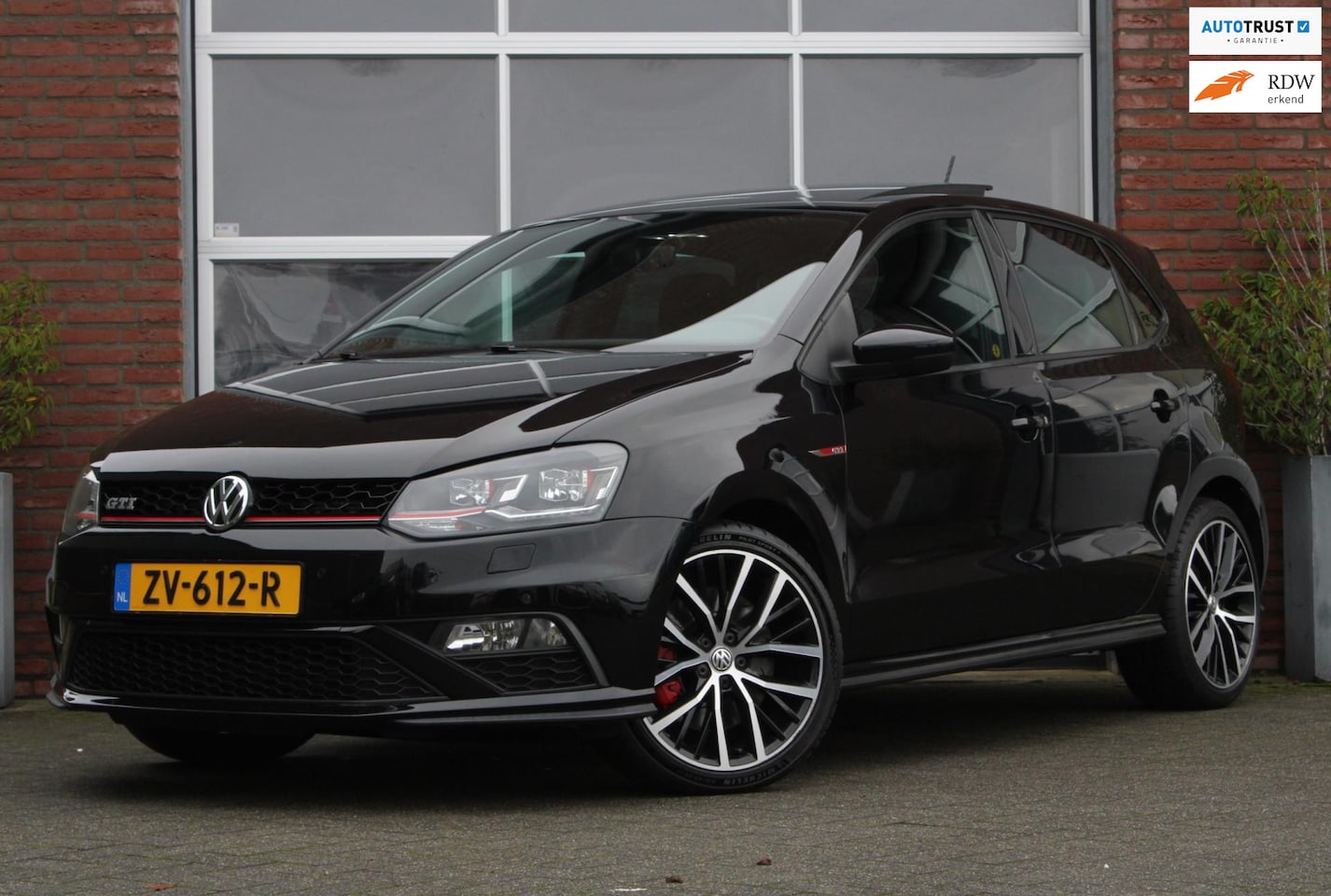 Volkswagen Polo - 1.8 TSI GTI / Pano / DSG automaat / Navi / PDC - AutoWereld.nl