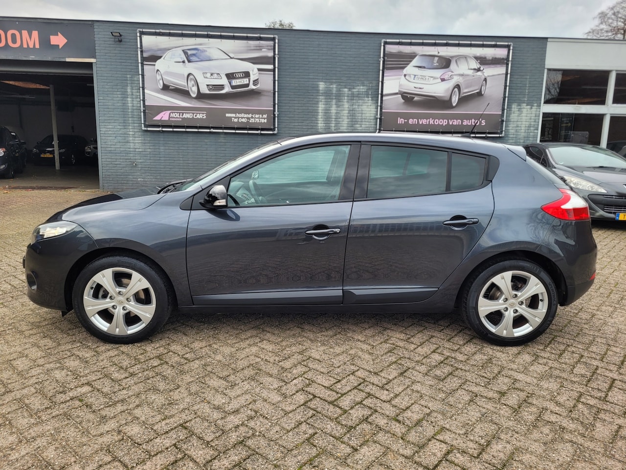 Renault Mégane - 1.6 Parisienne - Airco - Cruise control - Bluetooth/Navi - 17 inch L.m velgen- Trekhaak - - AutoWereld.nl