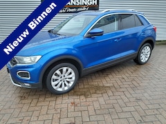 Volkswagen T-Roc - 1.0 TSI Style met Schuif/kanteldak | Clima | Cruise | Camera | Navigatie | LM Velgen | 1e