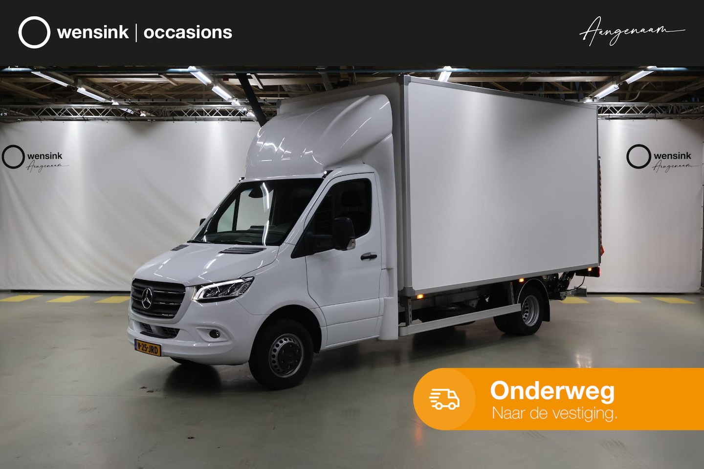 Mercedes-Benz Sprinter - 519 CDI Bakwagen met Laadklep | 3500 kg Trekhaak | Airco | Cruise Control | MBUX | Navigat - AutoWereld.nl