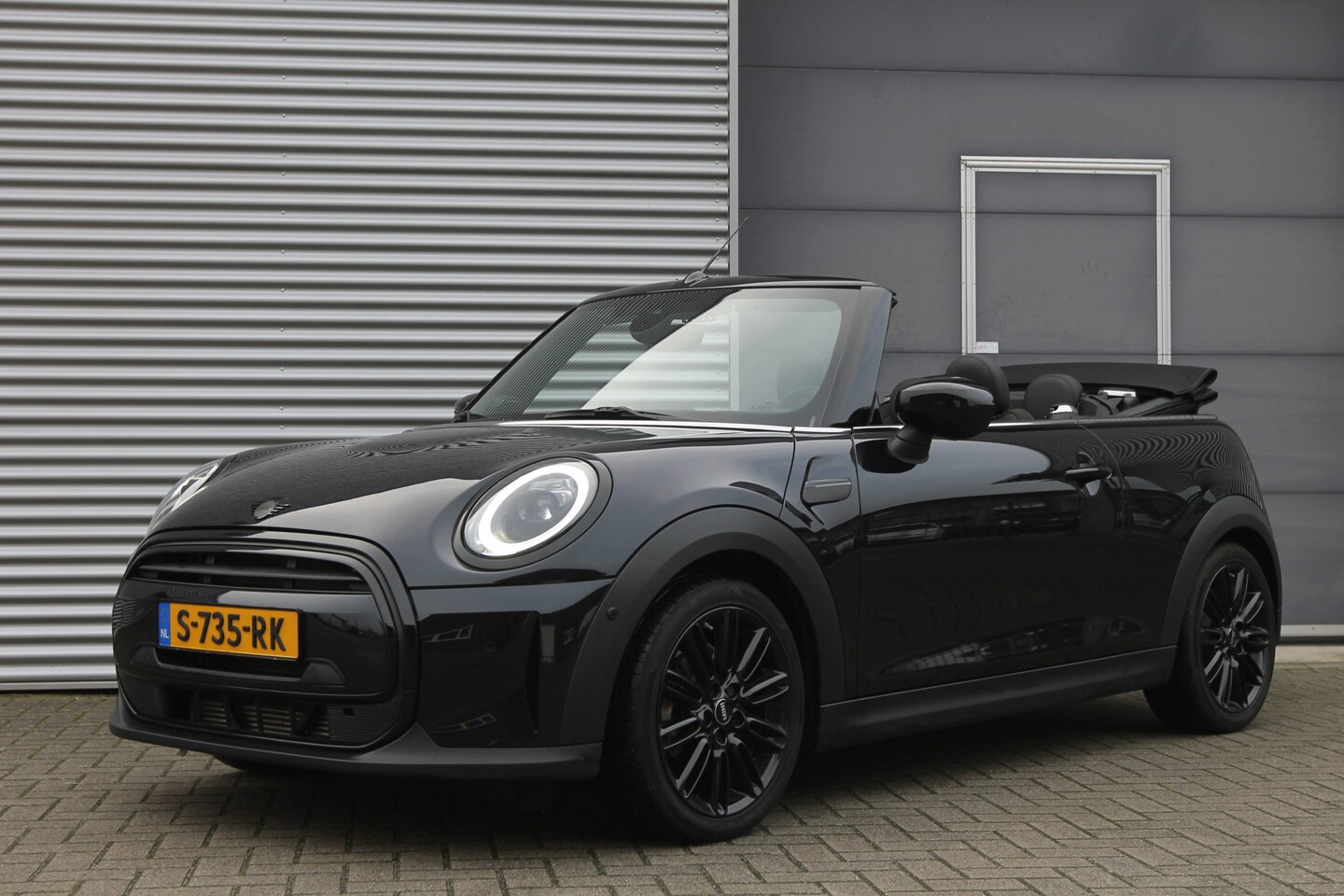 MINI Cabrio - Mini 1.5 Cooper Classic I AUT. I NAVI I CAMERA I LEDER I NL. AUTO - AutoWereld.nl