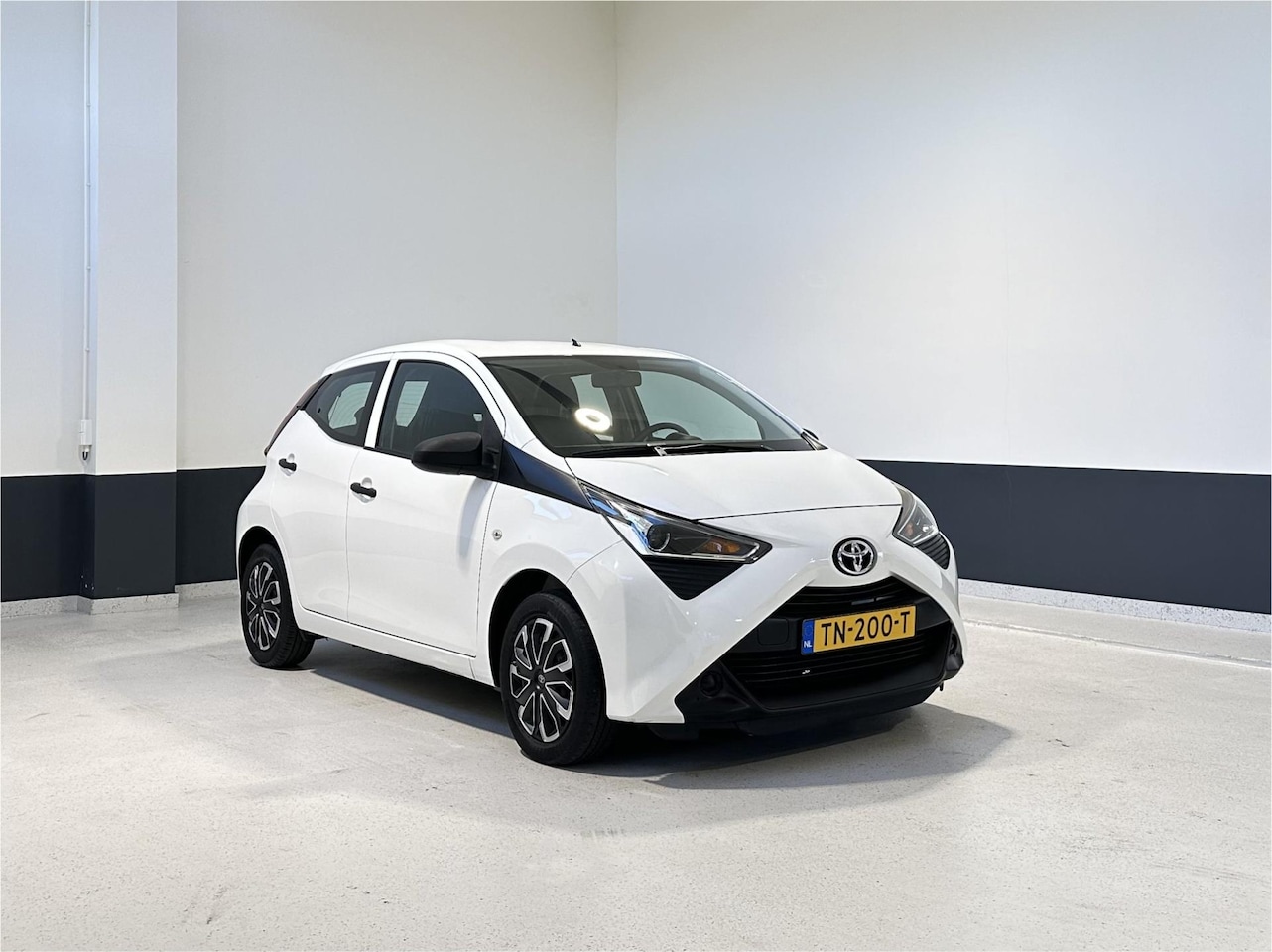 Toyota Aygo - 1.0 VVT-i x-fun | NL | 5-DRS | Airco | Elektrisch pakket - AutoWereld.nl