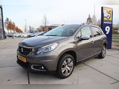 Peugeot 2008 - 1.2 PureTech STYLE Carplay, Cruise, Trekhaak, dealer onderhouden WINTERSALE