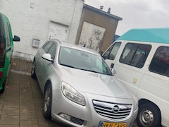 Opel Insignia Sports Tourer - 2.0 CDTI Edition bj2010 motor start niet