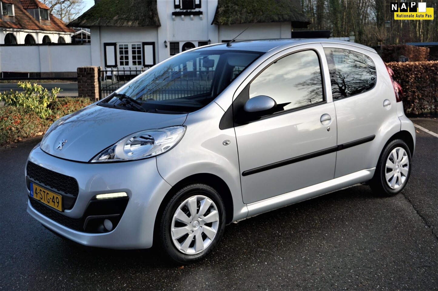 Peugeot 107 - 1.0 Active 5 Drs Airco - AutoWereld.nl