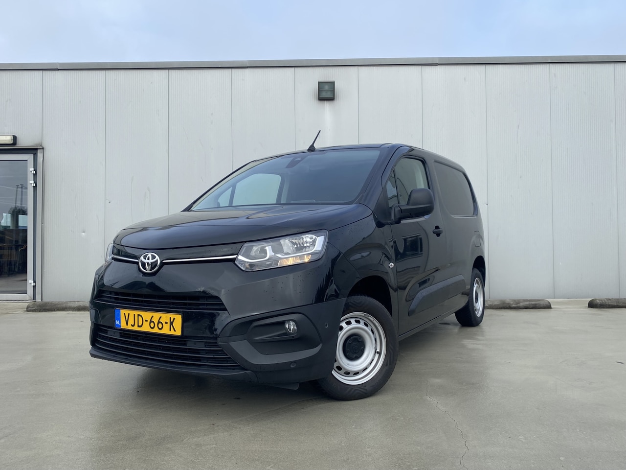 Toyota ProAce City - 1.5 D-4D Professional 102pk | Navigatie | BSM | Camera achter | PDC vóór- & achter | Cruis - AutoWereld.nl