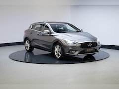 Infiniti Q30 - 1.6t Premium Tech | Panorama | Leer | Camera |