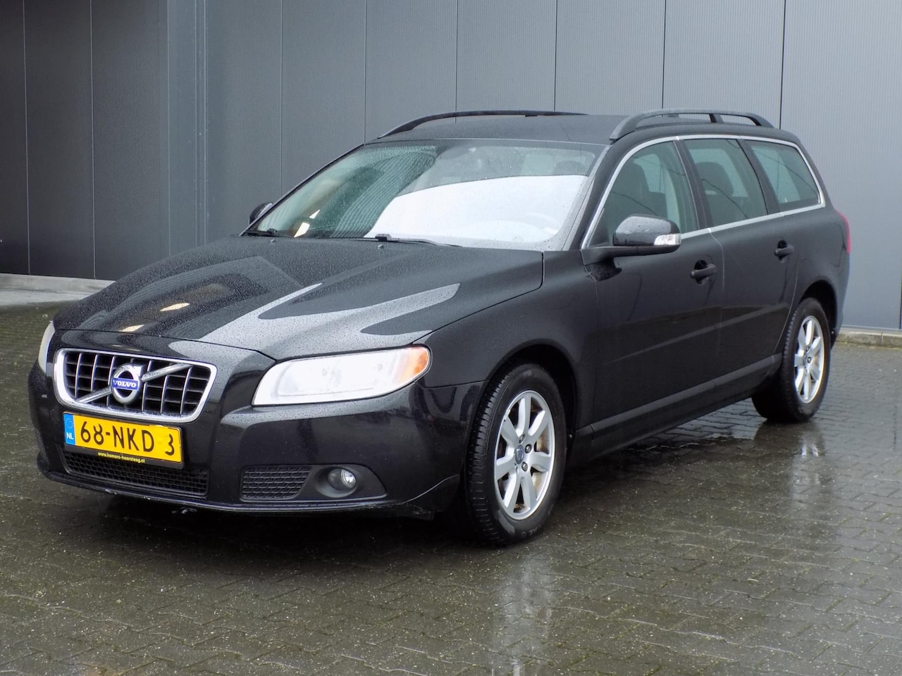 Volvo V70 - 2.0 D3 Kinetic Leer Automaat - AutoWereld.nl