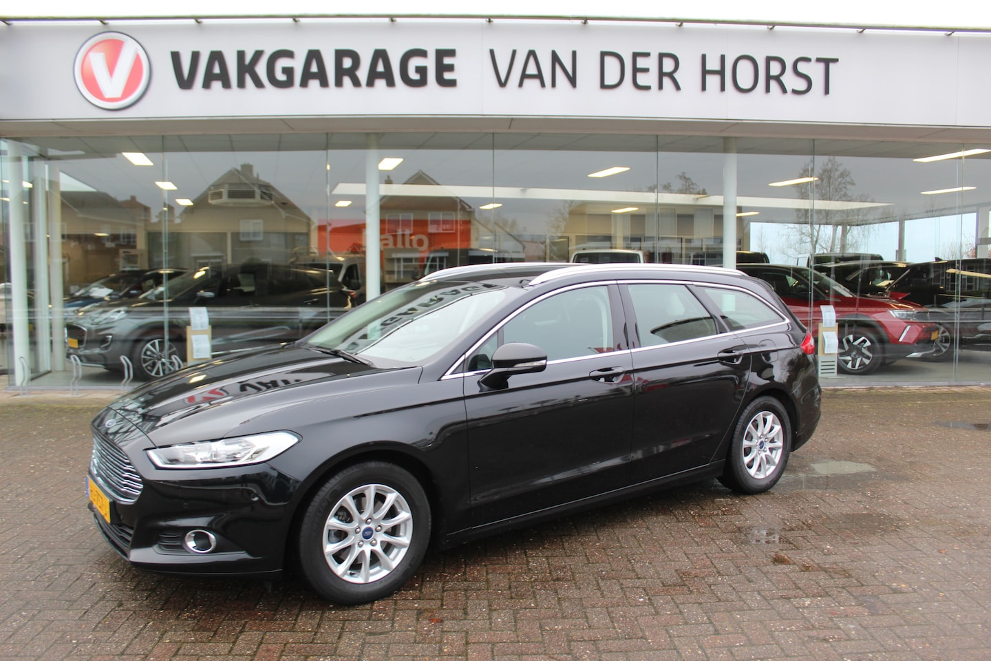 Ford Mondeo Wagon - 1.0 EcoBoost Trend 1.0 EcoBoost Trend , 1e Eigenaar Climate control , Cruise control , Navigatie , Trekhaak P - AutoWereld.nl