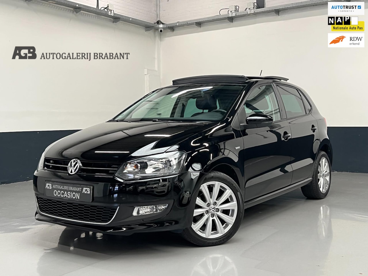 Volkswagen Polo - 1.2 TSI Highline Automaat/Panoramadak/Navi/Carplay - AutoWereld.nl