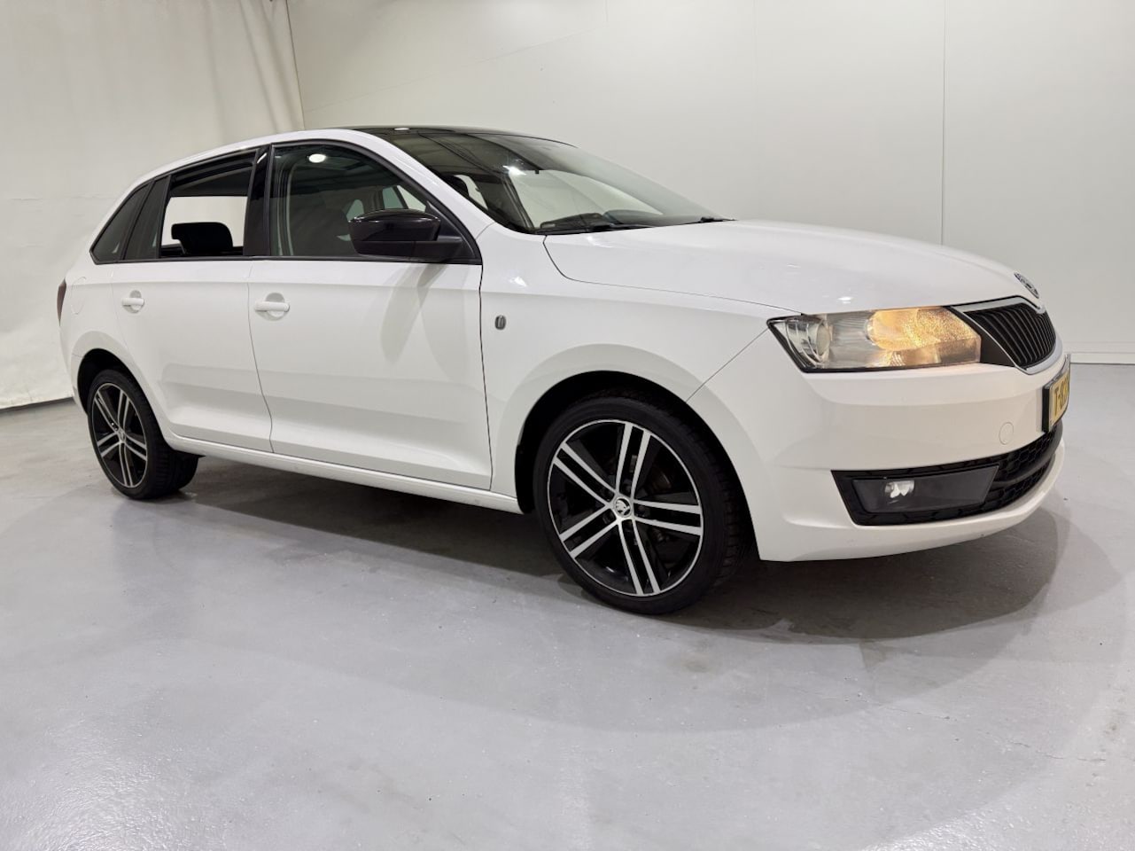 Skoda Rapid Spaceback - 1.2 TSI Greentech Comfort 1.2 TSI Greentech Comfort - AutoWereld.nl