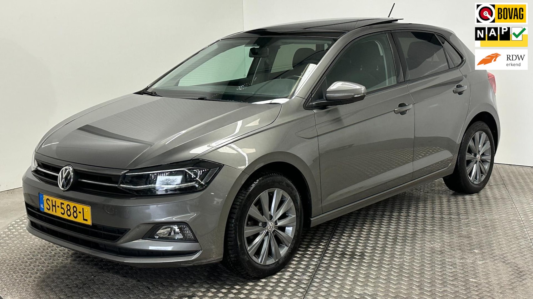 Volkswagen Polo - 1.0 TSI Comfortline benzine panoramadak led cruisecontrole velgen privacyglas - AutoWereld.nl