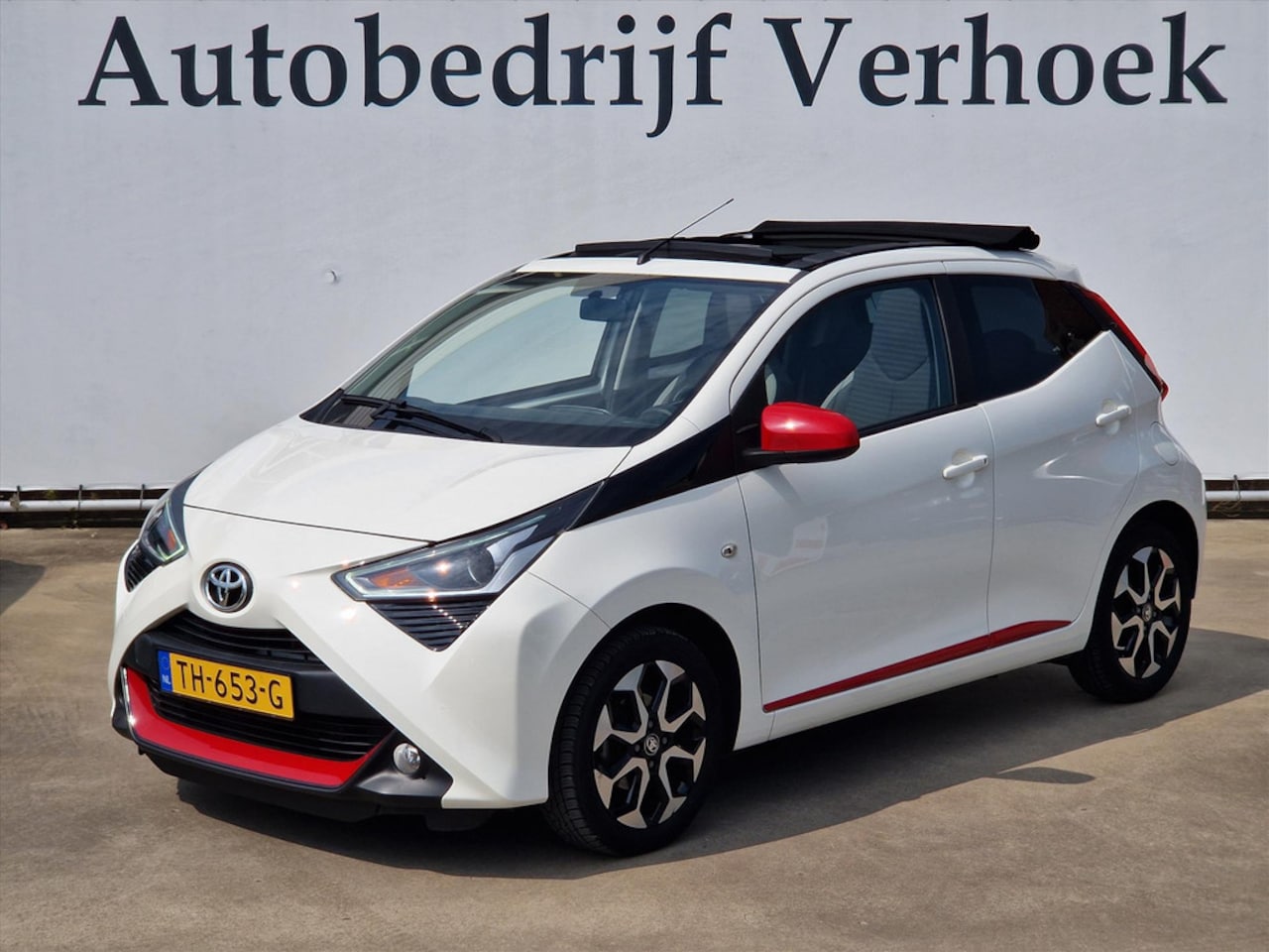 Toyota Aygo - 1.0 VVT-i X-First Cabriodak - Airco - Carplay/Android Auto - AutoWereld.nl