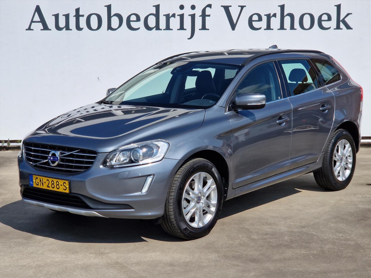 Volvo XC60 - T5 245pk Geartronic Summum Trekhaak - NL Auto - Navi - AutoWereld.nl